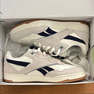 Reebok Men's Cream and Navy Sneakers